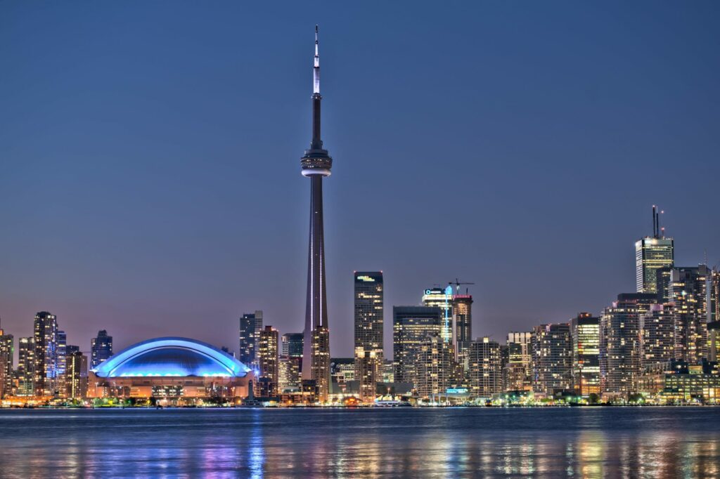 CN Tower؛ نماد تورنتو و کانادا