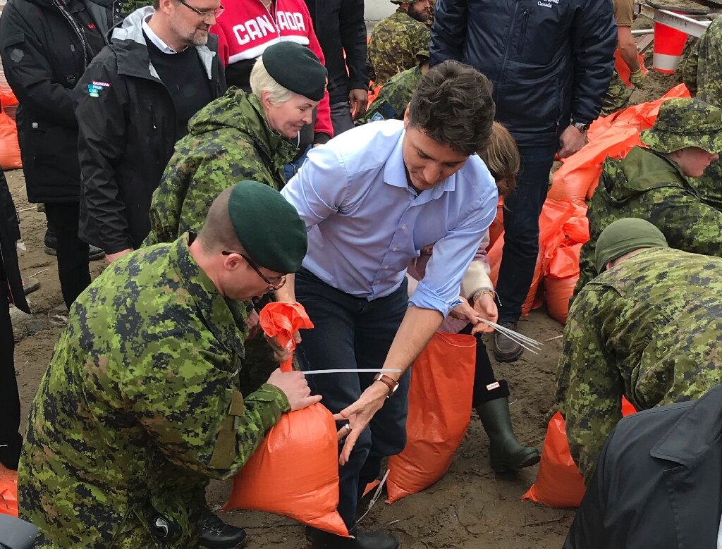 گزارش تصویری رسانه هدهد از سیل در مونترال تورنتو و اتاوا - حضور نخست وزیر ترودو و سوفی گرگوار در جمع امدادگران
