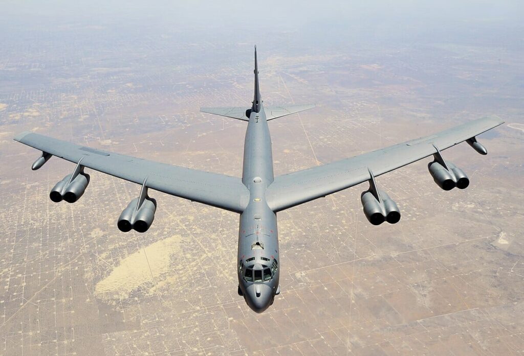 بمب افکن B-52