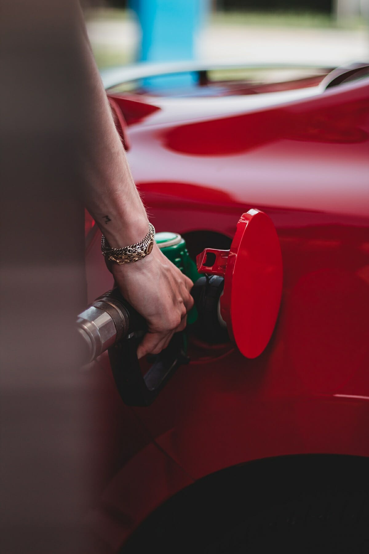 به گفته تحلیلگران، قیمت بنزین ممکن است سال آینده به لیتری 2 دلار برسد