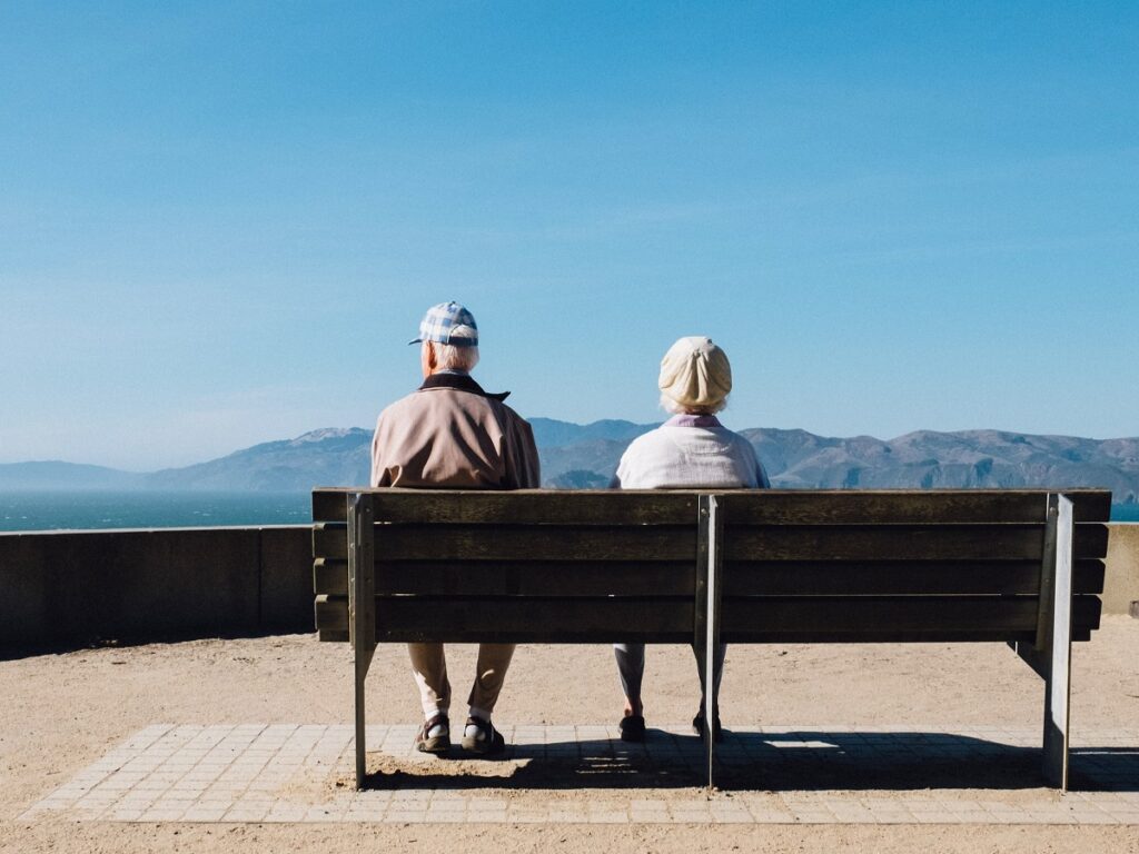 90 هزار سالمند با پذیرش مزایای دولتی در دوران شیوع کرونا با کاهش درآمد تضمینی مواجه هستند