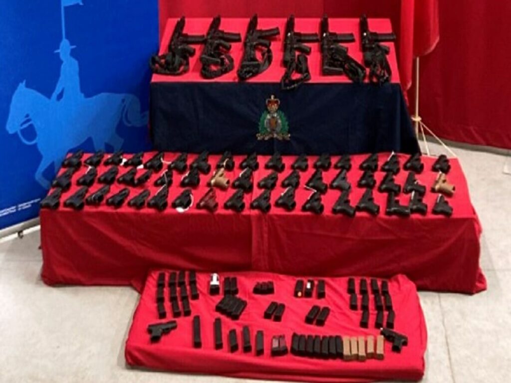 کشف و ضبط 59 قبضه سلاح گرم غیرقانونی در مرز کانادا و ایالات متحده