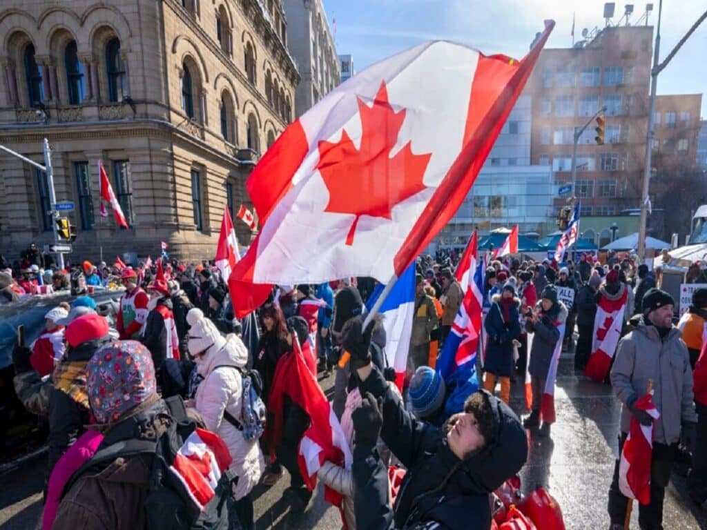 برای اولین بار از سال ۱۹۹۸ تاکنون، قانون وضعیت اضطراری در کانادا اعمال می‌شود