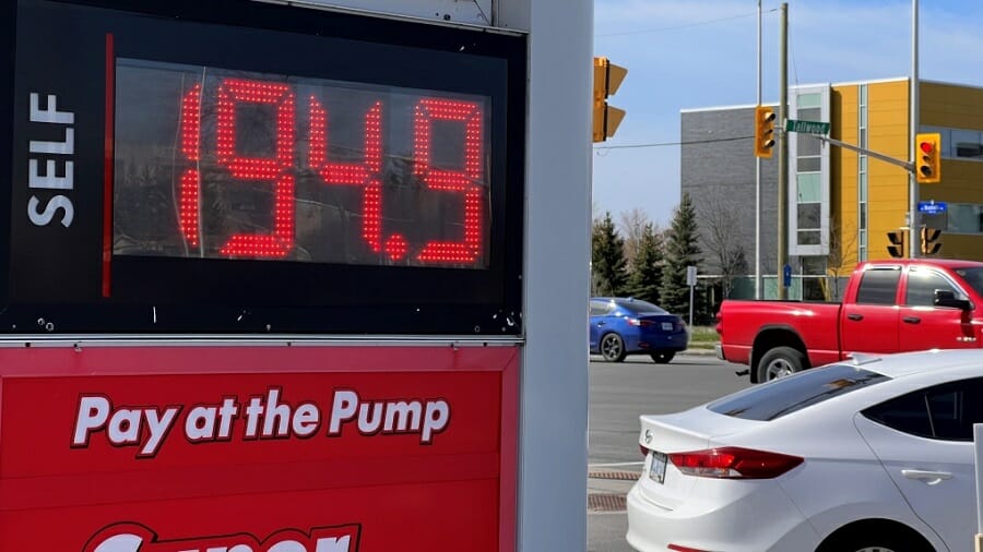 به گفته تحلیلگران، قیمت بنزین کلان شهر تورنتو تا پایان ماه می به ۲.۱۰ دلار خواهد رسید