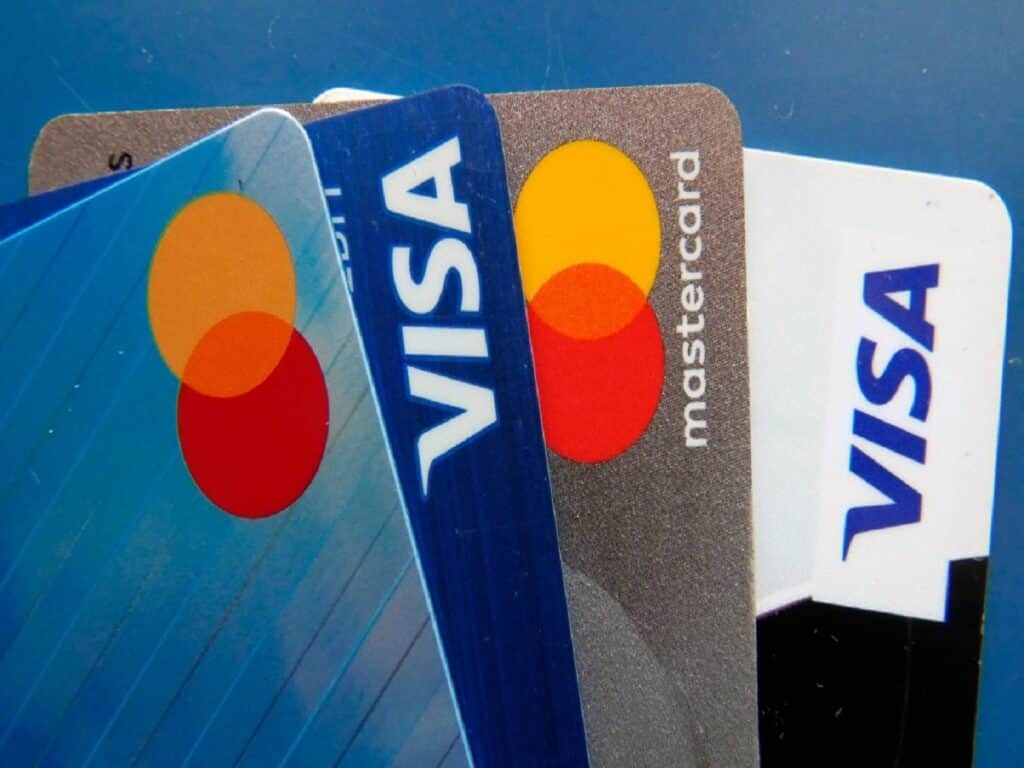 حداقل پرداخت بدهی کارت‌های اعتباری در کبک افزایش یافت
