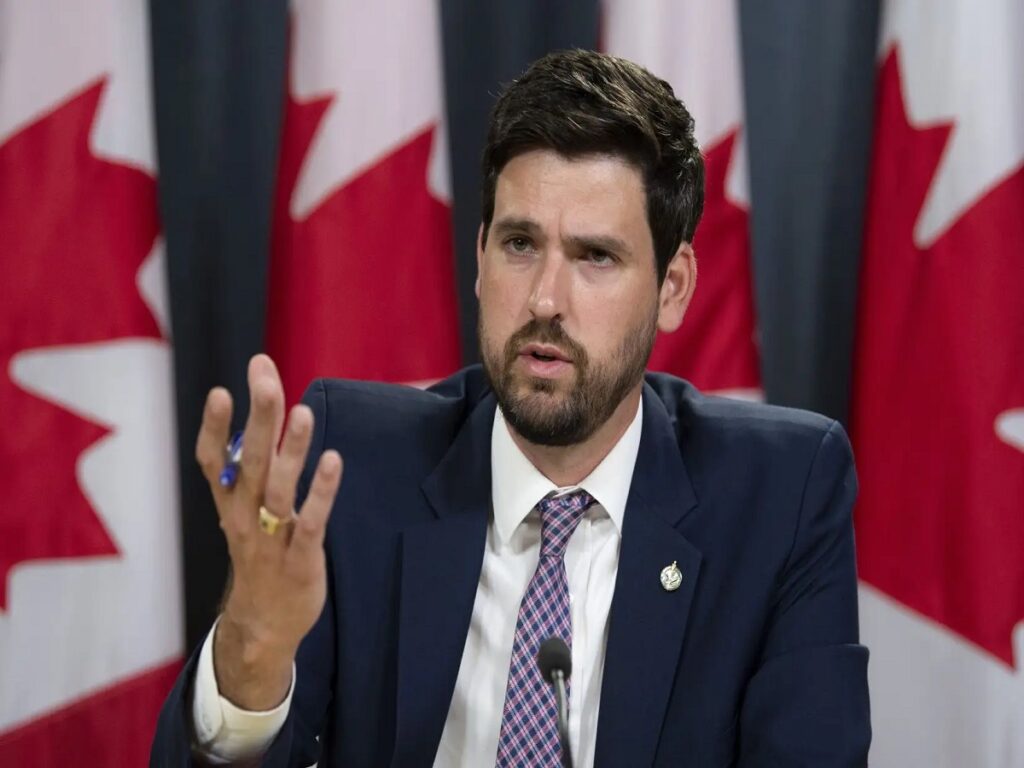 وزیر مهاجرت کانادا: کشور به مهاجران بیشتری نیاز دارد