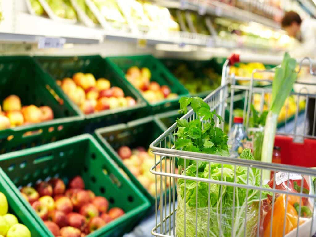 آیا عدم تعادل عرضه مواد غذایی باعث افزایش قیمت‌ها در کانادا می‌شود؟