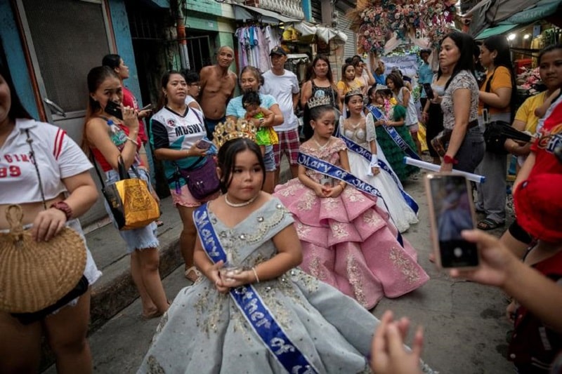 هفته‌ای که گذشت: رژه «سانتاکروز» در فیلیپین