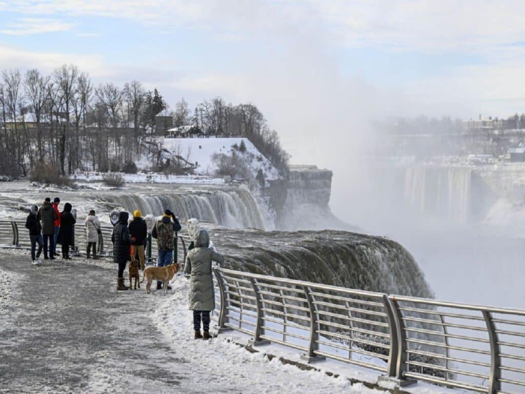 ۶ دلیل برای بازدید از آبشار نیاگارا در فصل زمستان