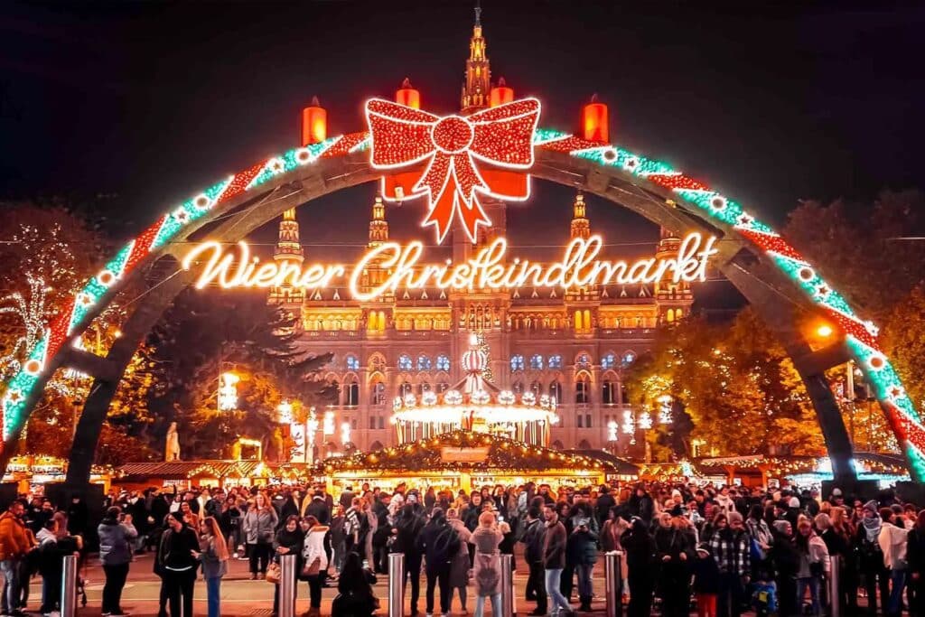 بازارچه وینر کریستکیندلمارکت، اتریش یکی از مشهورترین بازارهای کریسمس
