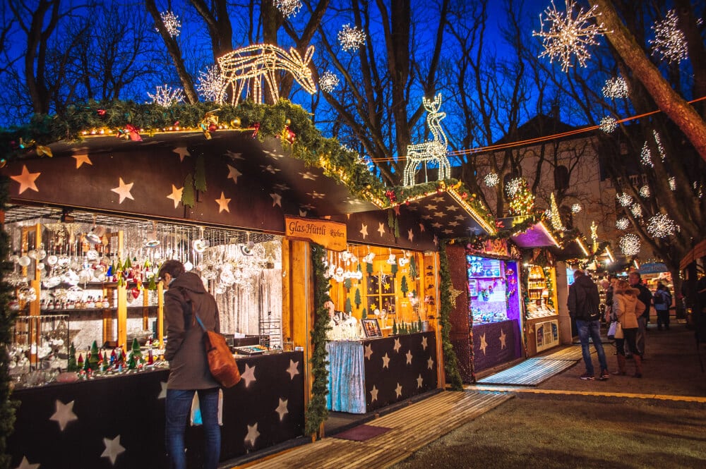 بازارچه کریسمسی بازل، سوئیس یکی از مشهورترین بازارهای کریسمس