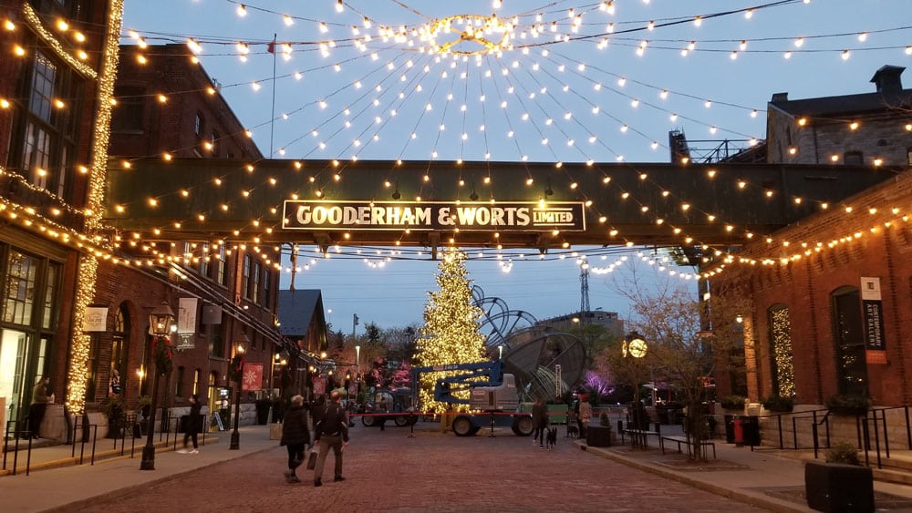 دهکده زمستانی دیستلری، تورنتو یکی از مشهورترین بازارهای کریسمس