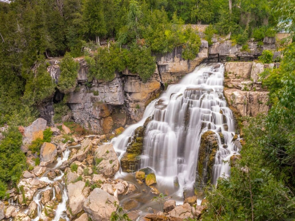 آبشار اینگلیس، جاذبه چهار فصل کانادا