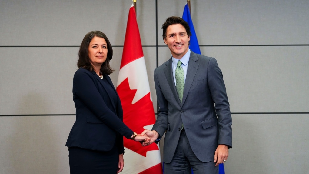 ترودو، نخست وزیر آلبرتا را ضد LGBTQ2S+‌ ترین مسئول دولتی کانادا خواند