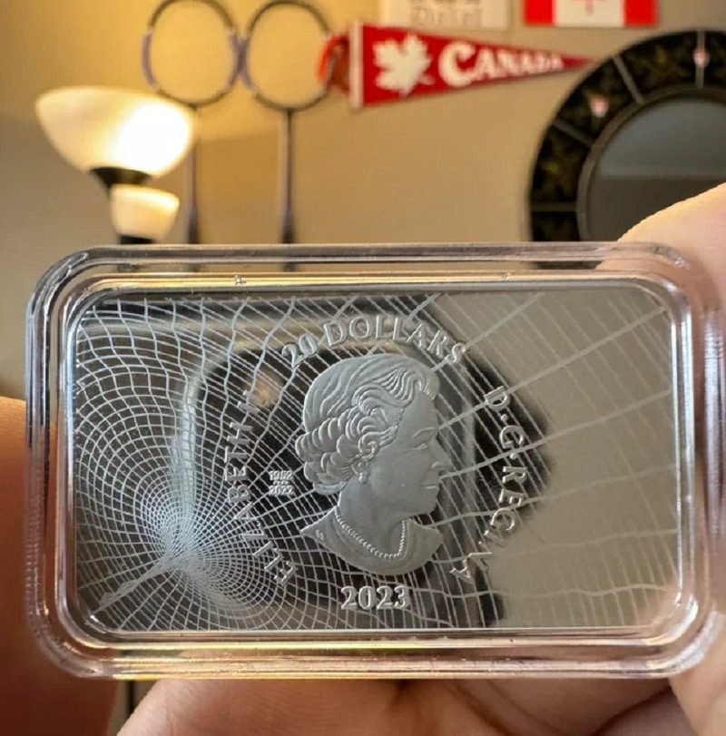 ضرب عجیب‌ترین سکه ٢٠ دلاری کانادایی با طرح مستطیل شکل + عکس