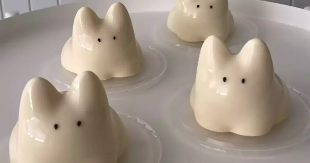 Jelly cat pudding