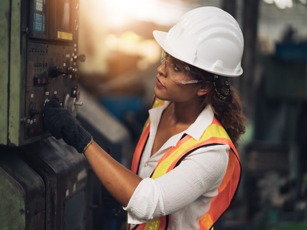 با شغل زنان فعال در صنعت ساخت و ساز کبک آشنا شوید