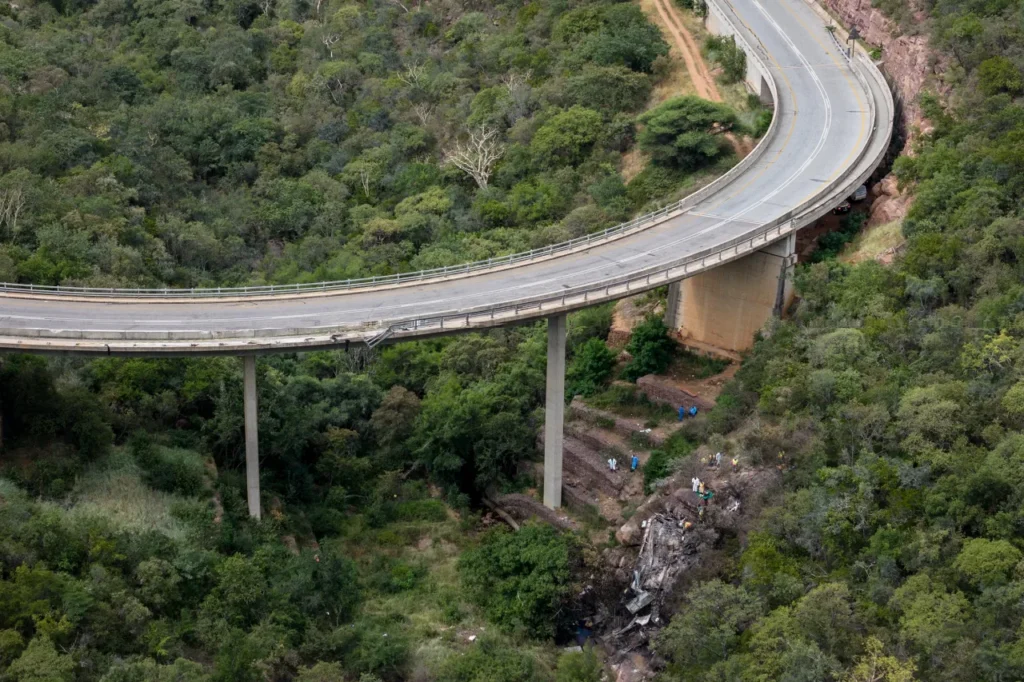 یک دختر ۸ ساله تنها بازمانده‌ی سانحه تصادف اتوبوس در آفریقای جنوبی