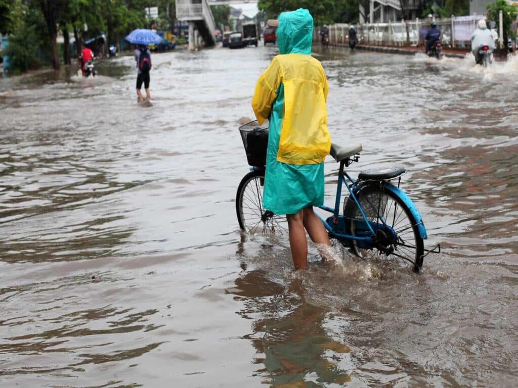 نزدیک به نیمی از شهرهای بزرگ چین در حال غرق شدن هستند