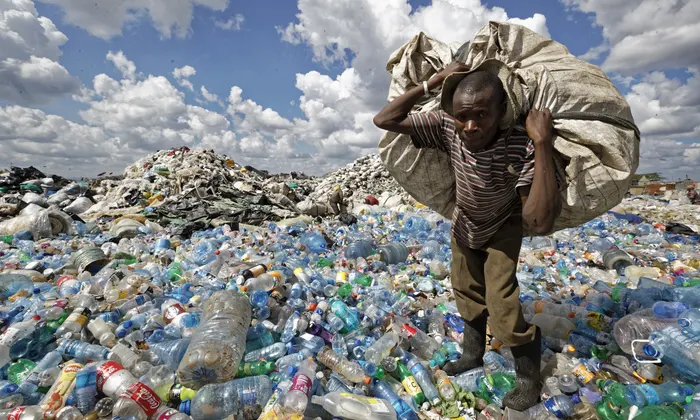 فعال اندونزیایی خواستار توقف ارسال زباله‌های پلاستیکی کانادا به خارج از کشور شد