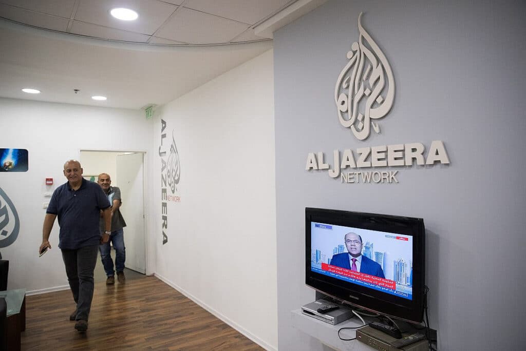 یورش پلیس اسرائیل به شبکه الجزیره پس از دستور تعطیلی آن