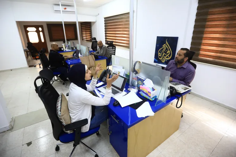 یورش پلیس اسرائیل به شبکه الجزیره پس از دستور تعطیلی آن