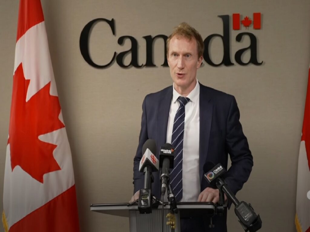 وزیر مهاجرت فدرال از تسهیل دریافت اقامت مراقبین و پرستاران در کانادا خبر داد