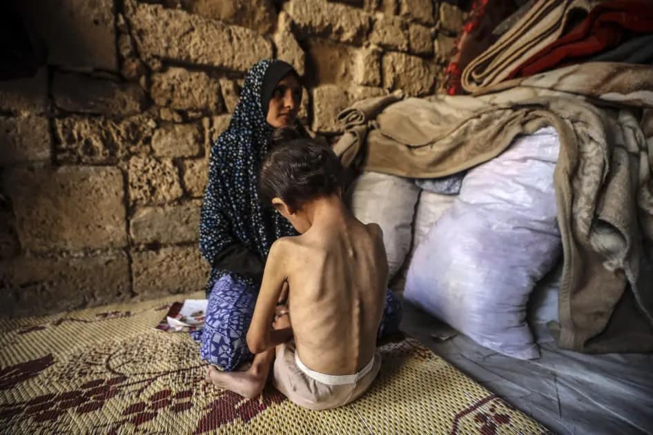 قحطی در غزه: فقط نان و آب داریم وجود دارد