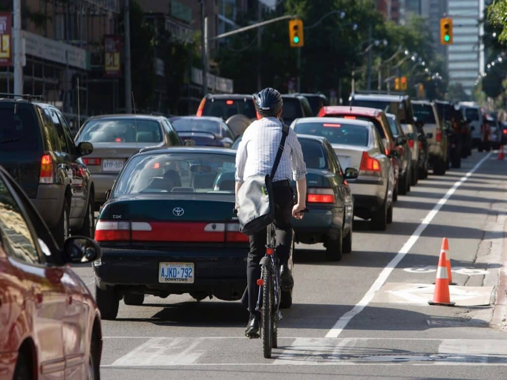 قانون پنهان دوچرخهسواران: جریمه ۵۰۰ دلاری در کمین رانندگان انتاریو! قانون پنهان دوچرخهسواران: جریمه ۵۰۰ دلاری در کمین رانندگان انتاریو!