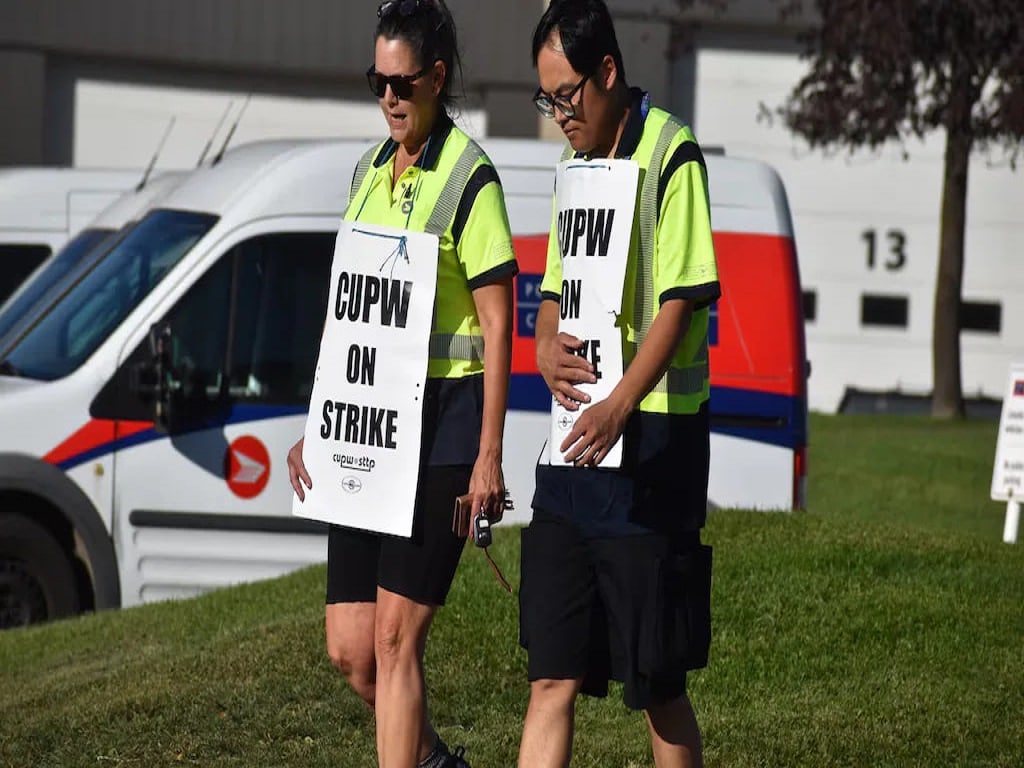 پست کانادا اعتصاب کرد پست کانادا اعتصاب کرد