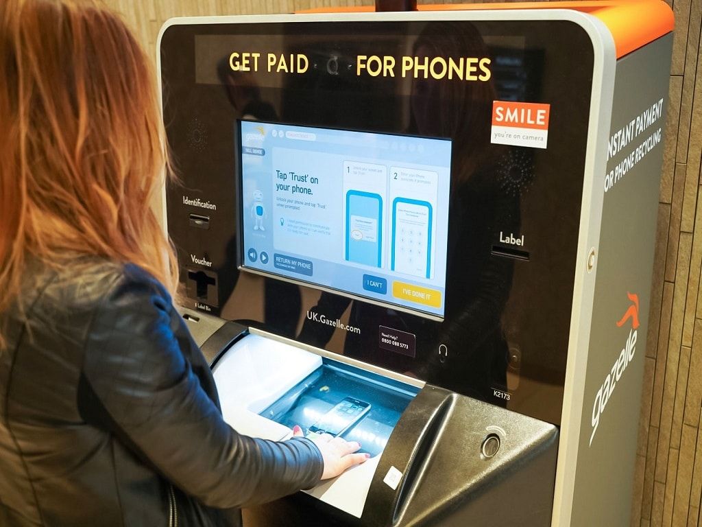 کیوسکهای خودکار جدید انتاریو، تلفن قدیمی شما را نقدا میخرند کیوسکهای خودکار جدید انتاریو، تلفن قدیمی شما را نقدا میخرند