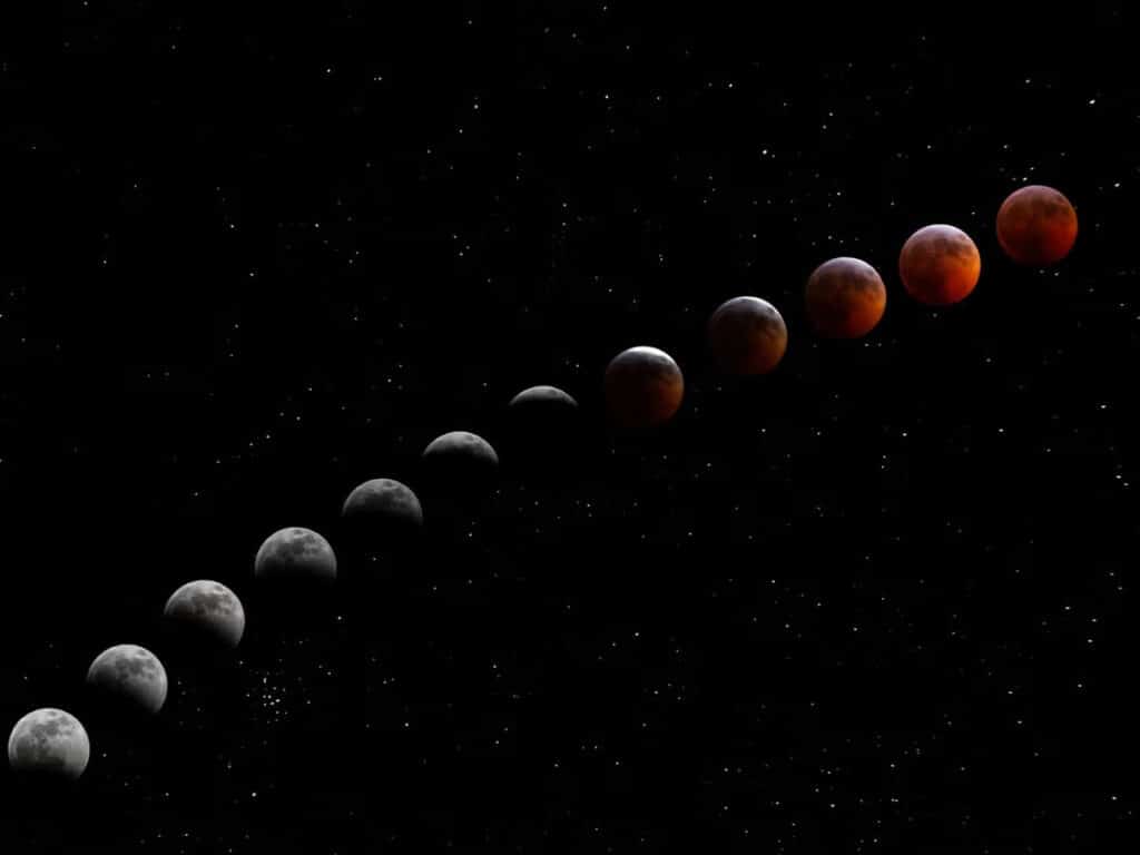 علت سرخ شدن ماه در خسوف چیست؟