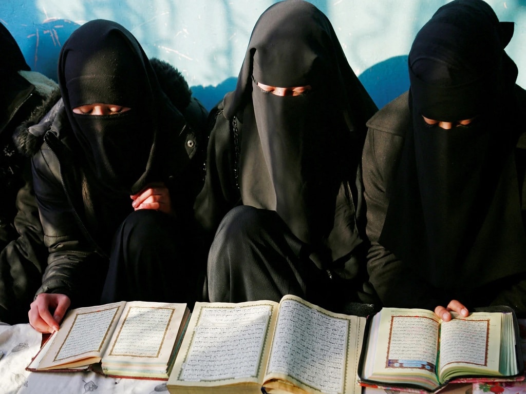 طالبان، مدارس دینی را به تنها گزینه برای دختران تبدیل میکنند طالبان، مدارس دینی را به تنها گزینه برای دختران تبدیل میکنند