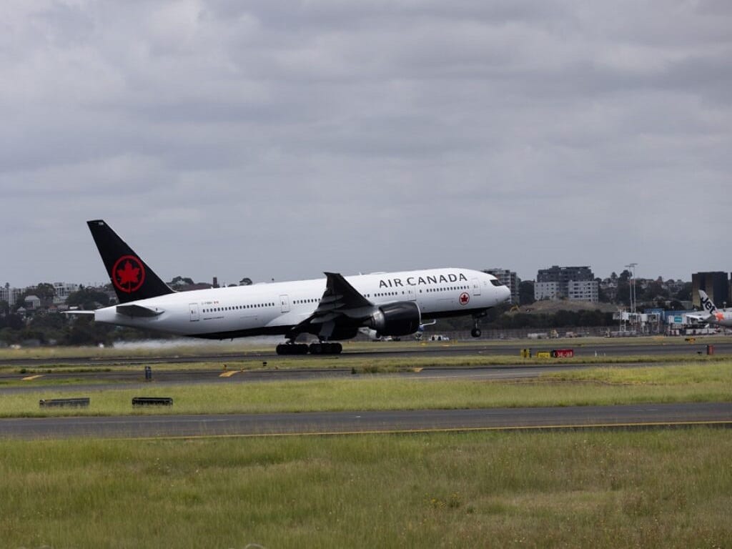 بازگشت اضطراری هواپیمای ایر کانادا به فرودگاه پیرسون بازگشت اضطراری هواپیمای ایر کانادا به فرودگاه پیرسون