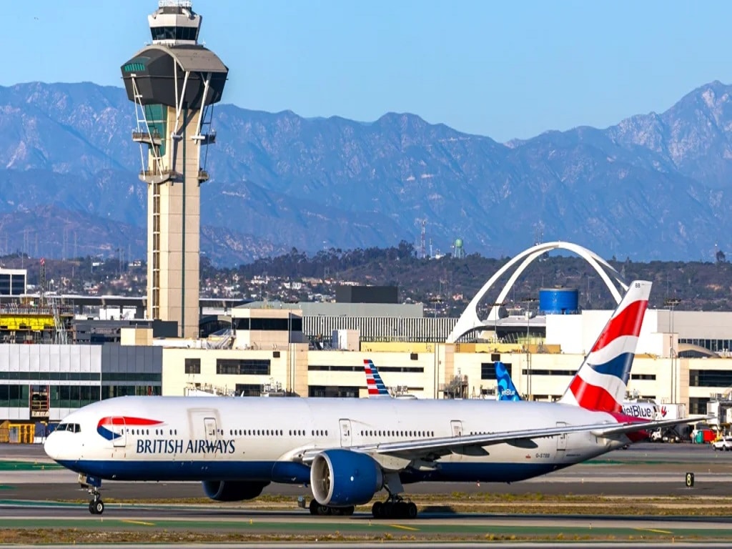 تنش در آسمان تورنتو: توبیخ خلبان بریتیش ایرویز توسط کنترلر فرودگاه پیرسون تنش در آسمان تورنتو: توبیخ خلبان بریتیش ایرویز توسط کنترلر فرودگاه پیرسون