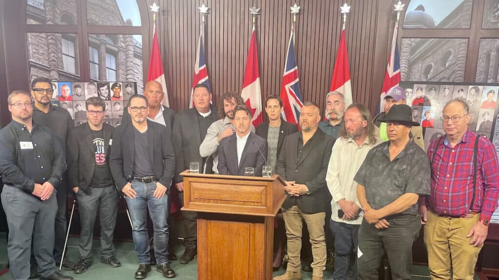 اعتراض دانش‌آموزان سابق مدرسه رابرت لند انتاریو