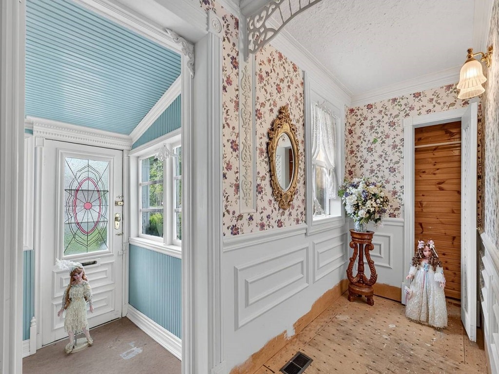 خانه ۹۰۰ هزار دلاری ترسناک در انتاریو خانه ۹۰۰ هزار دلاری ترسناک در انتاریو