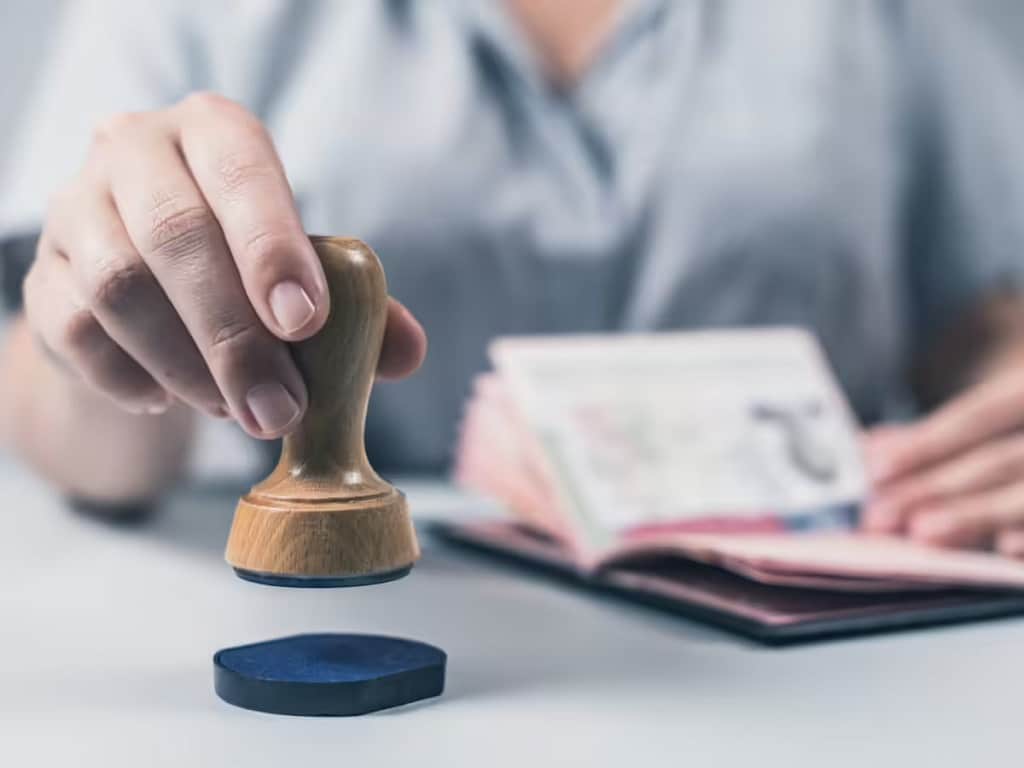 احتمال رد ویزای آمریکا به دلیل چاقی یا سرطان احتمال رد ویزای آمریکا به دلیل چاقی یا سرطان