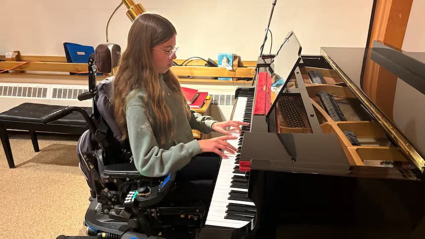 درخواست بازنگری در قوانین پرواز برای افراد دارای معلولیت در کانادا