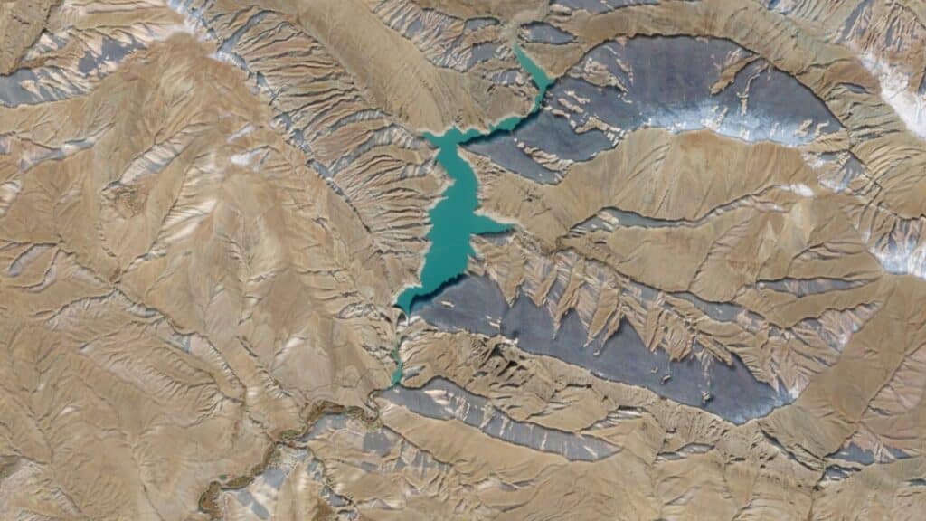 تأثیر صنایع پرمصرف و زیرساخت‌های فرسوده در بحران کمبود آب در ایران