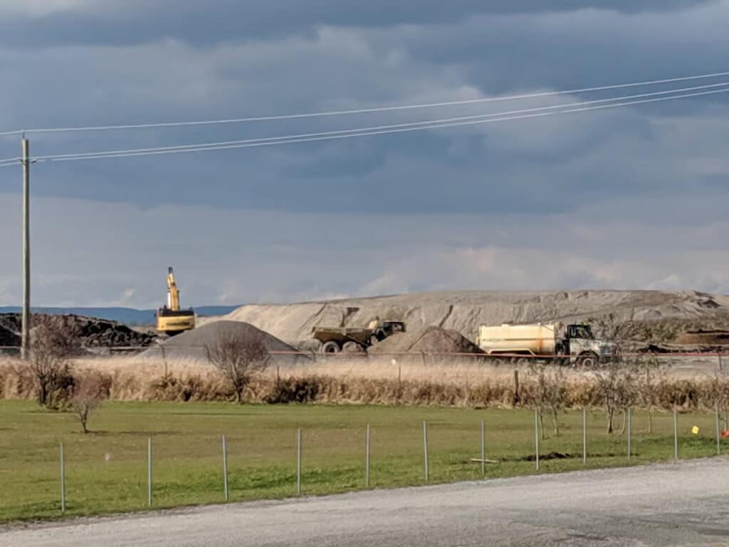 دهکده بیوهها در کانادا