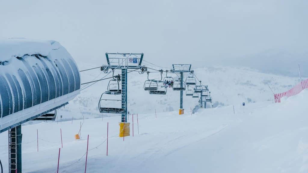 ادامه تلاش تیم نجات پیست اسکی سان شاین کانادا