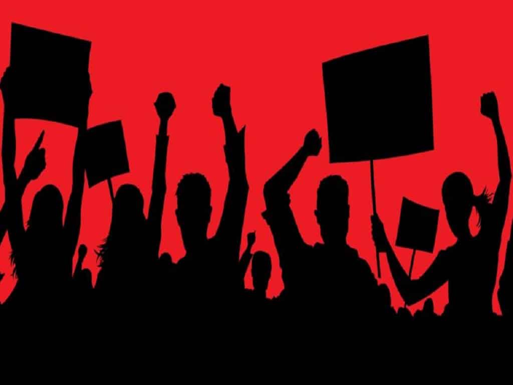 میان خشم و سیاست: چرا همه‌ی انقلاب‌‌ها به آزادی ختم نمی‌شوند