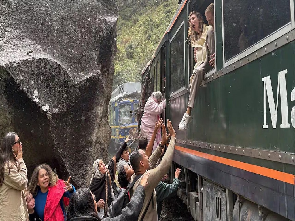 تصادف مرگبار قطار در مسیر ماچو پیچو؛ هفت گردشگر کانادایی زخمی شدند تصادف مرگبار قطار در مسیر ماچو پیچو؛ هفت گردشگر کانادایی زخمی شدند