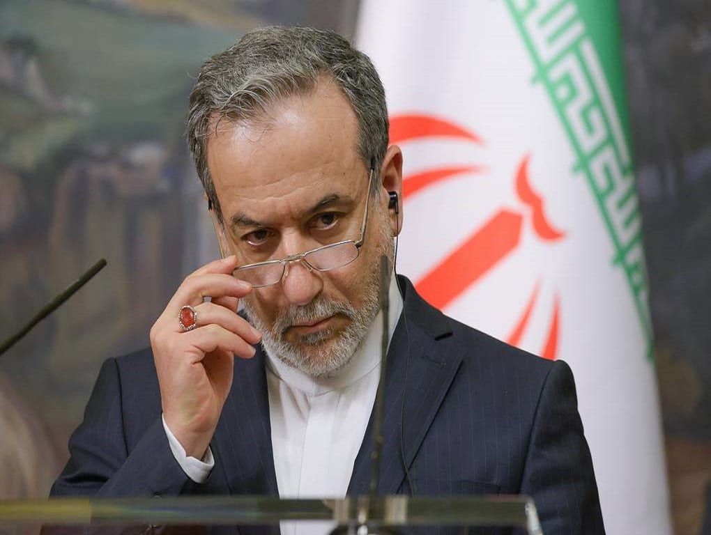 مذاکرات در سایه ناوهای جنگی: ایران و آمریکا در آستانه تصمیمی تاریخی مذاکرات در سایه ناوهای جنگی: ایران و آمریکا در آستانه تصمیمی تاریخی