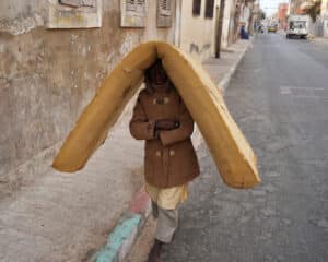 گزارشی از گدایی اجباری کودکان در سنگال؛ روایتی از انتقال خردسالان به مدارس قرآنی، بهرهکشی خیابانی، خشونت و ناکامی دولت در حمایت از آنها.