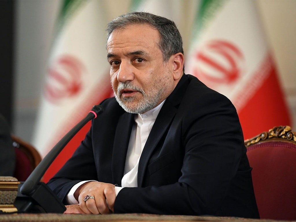 عراقچی: تصمیم بازگشایی تنگه هرمز با آمریکاست عراقچی: تصمیم بازگشایی تنگه هرمز با آمریکاست