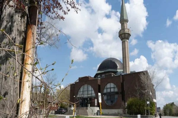 از زمان شروع بیماری همه‌گیر، برای اولین بار مسلمانان ماه رمضان را حضوری برپا می‌دارند