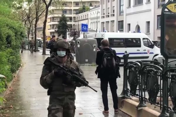 حمله به دفتر سابق شارلی ابدو باعث مجروح شدن دو نفر شد