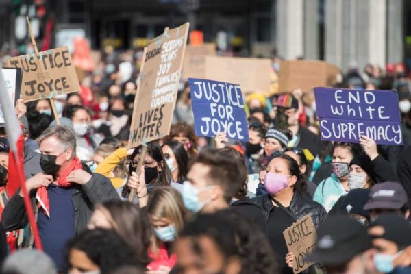 اعتراض به نژادپرستی در مونترال در حمایت از جویس اچاکوان